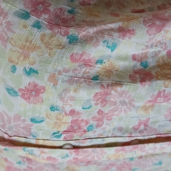 LC Lauren Conrad Pastel Colors Floral Top - Picture 6 of 9